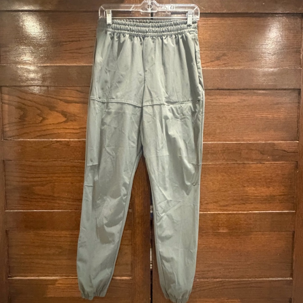 ✅ 5/25 All in Motion small Olive grey Jogger Pants technical hiking lounge comfy